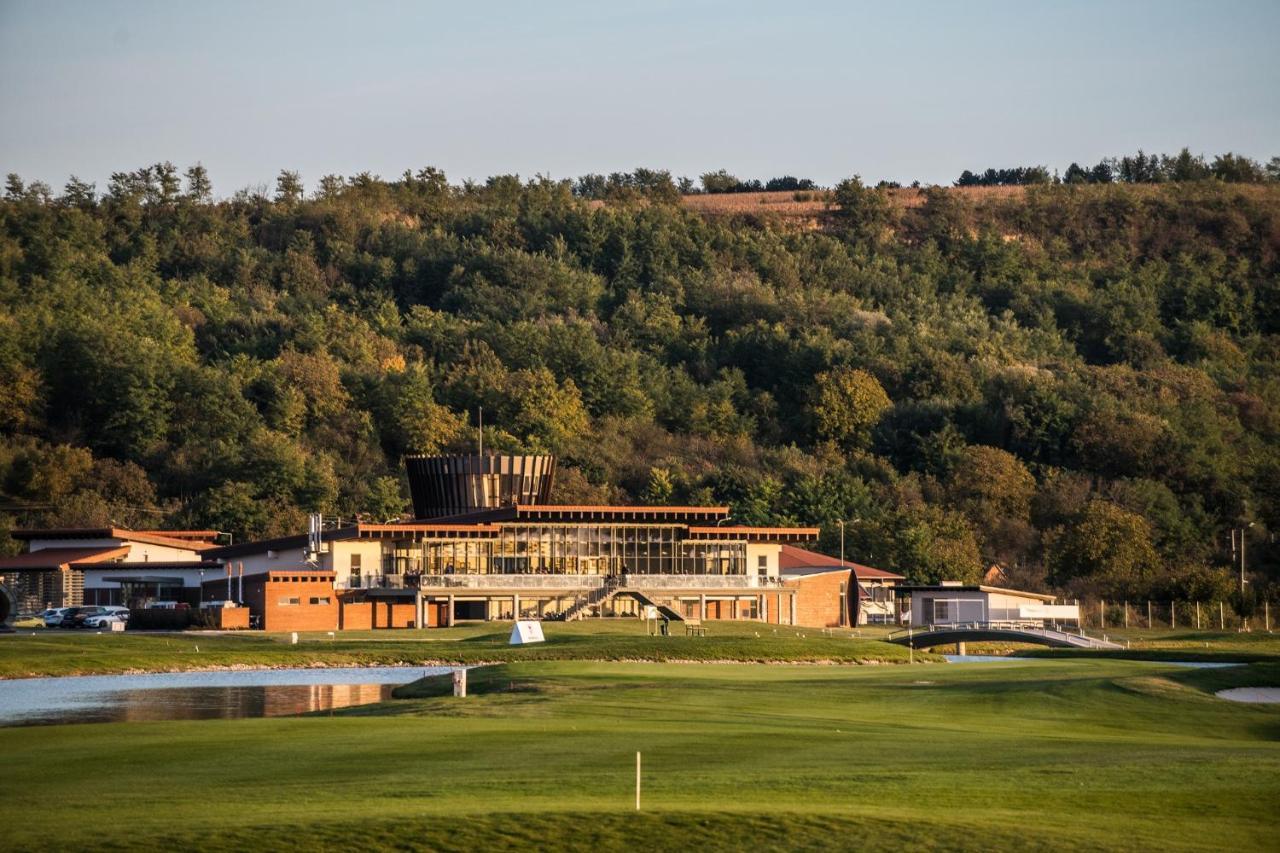 Hotel Theodora Golf Club Alba Iulia Exterior foto